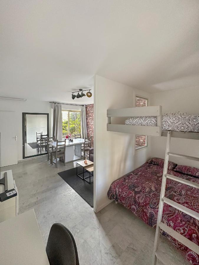 Magniolias - Residence Calme Avec Piscine, Tennis & Jardin อองทีบส์ ภายนอก รูปภาพ